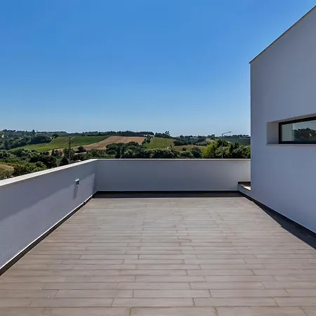 4 Bed - Sleeps 8 - Pool - Garden - Parking Nyaraló *