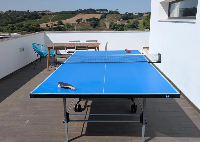 Ferienhaus 4 Bed - Sleeps 8 - Pool - Garden - Parking *