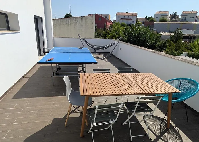 4 Bed - Sleeps 8 - Pool - Garden - Parking Ferienhaus Vermelha